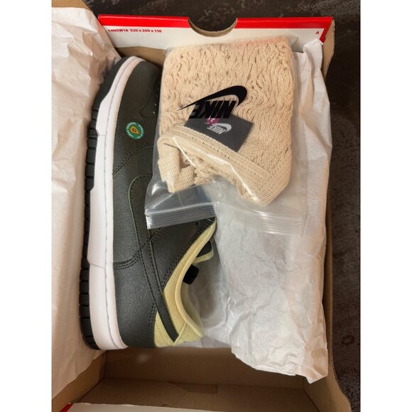 Women's Nike Dunk Low Avocado Size 9.5- DM7606-300 - Picture 2 of 11